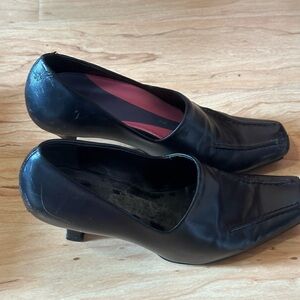 Franco Sarto heels, leather upper, size 8? Super comfy!